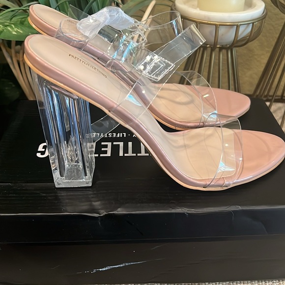 Pretty little thing PLT clear heels nude size 9 ( 8- runs small!) NIB - Picture 3 of 6